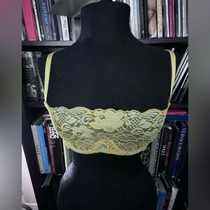 Frederick's of Hollywood Feminine Vintage Fashion Piece Bra 34B